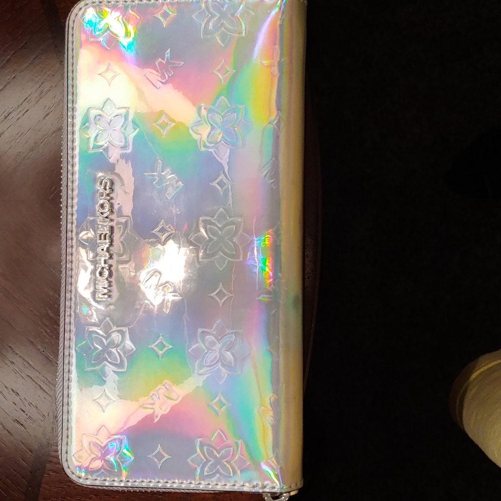 Michael kors silver wallet